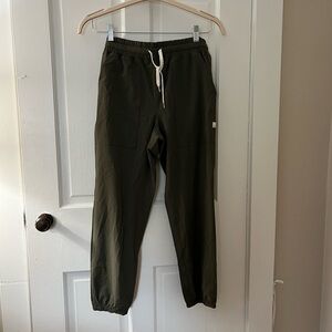 Vuori Men's Dark Green Joggers
